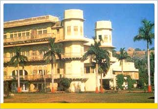 Holiday in Hotel Usha Kiran Palace