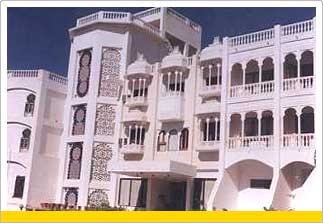 Holiday in Hillto Palace Hotel